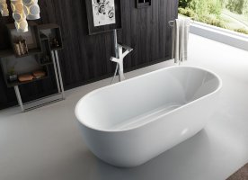 Отдельностоящая, овальная акриловая ванна в комплекте со сливом-переливом цвета хром.  BelBagno